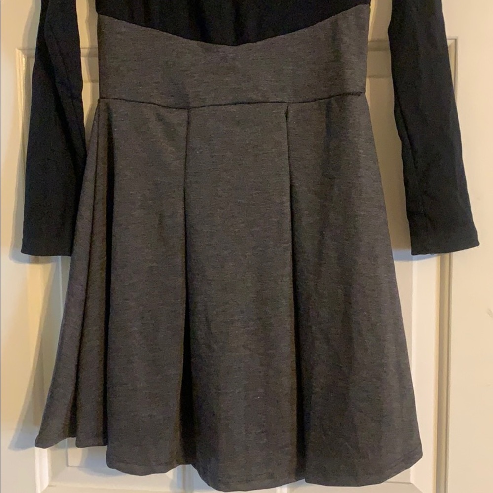 Long sleeve black and gray dress size L - Picture 2 of 2